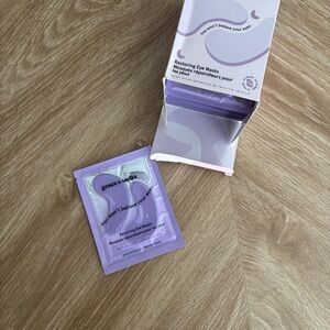 Grace & Stella Eye Masks in Soft Purple